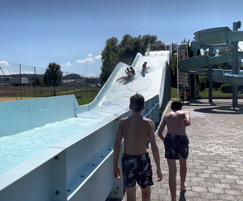 Ein Bild, das Himmel, drau&szlig;en, Person, K&uuml;ste enth&auml;lt.

Automatisch generierte Beschreibung