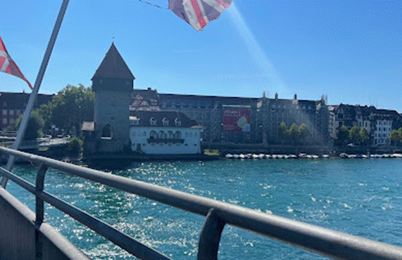 Ein Bild, das Himmel, drau&szlig;en, Wasser, Tag enth&auml;lt.

Automatisch generierte Beschreibung