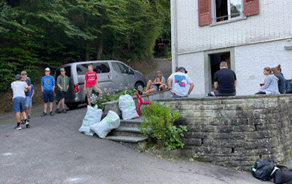 Ein Bild, das drau&szlig;en, Stra&szlig;e, Bordstein enth&auml;lt.

Automatisch generierte Beschreibung